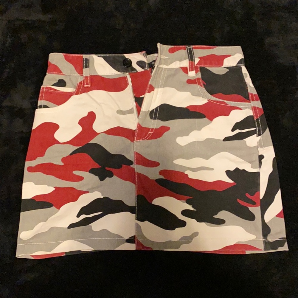 red camo y2k mini skirt FOREVER 21